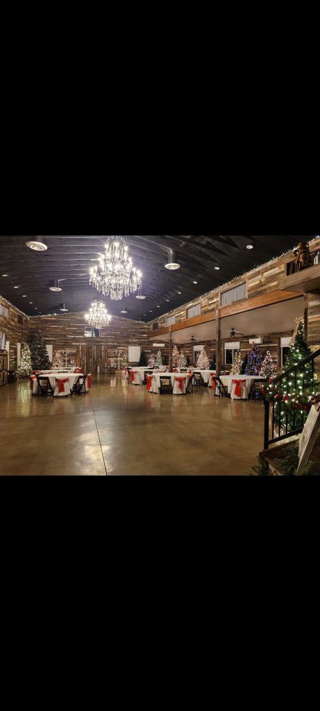 Christmas-wedding, high-end-event-space, industrial-chic-ballroom, grand-chandelier-lighting, luxury-wedding-reception