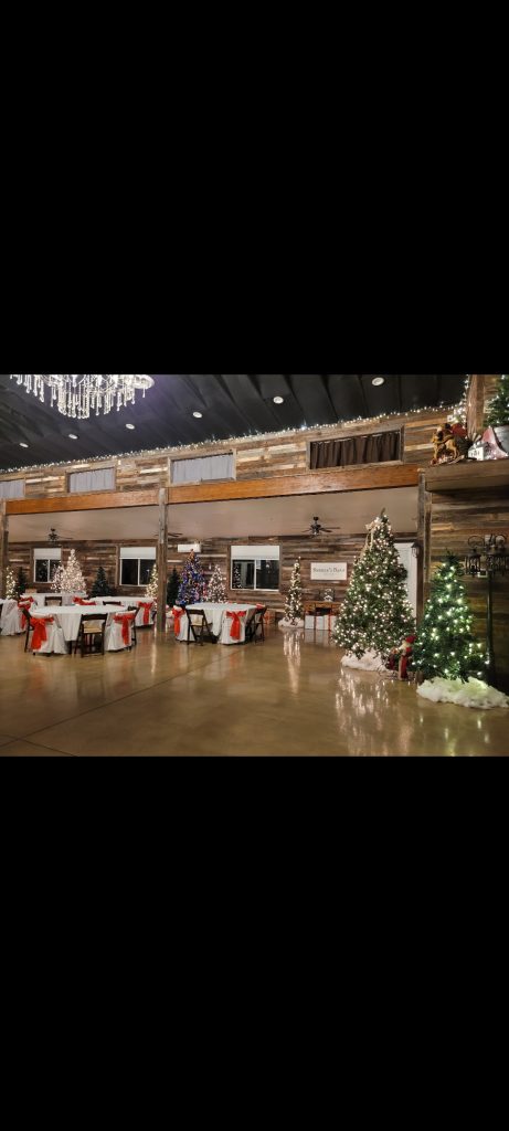 Christmas-wedding, high-end-event-space, industrial-chic-ballroom, grand-chandelier-lighting, luxury-wedding-reception